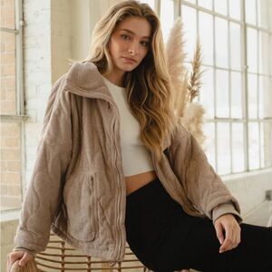 Layered Quilted Jacket w/ Adjustable Bottom Hem in Taupe
